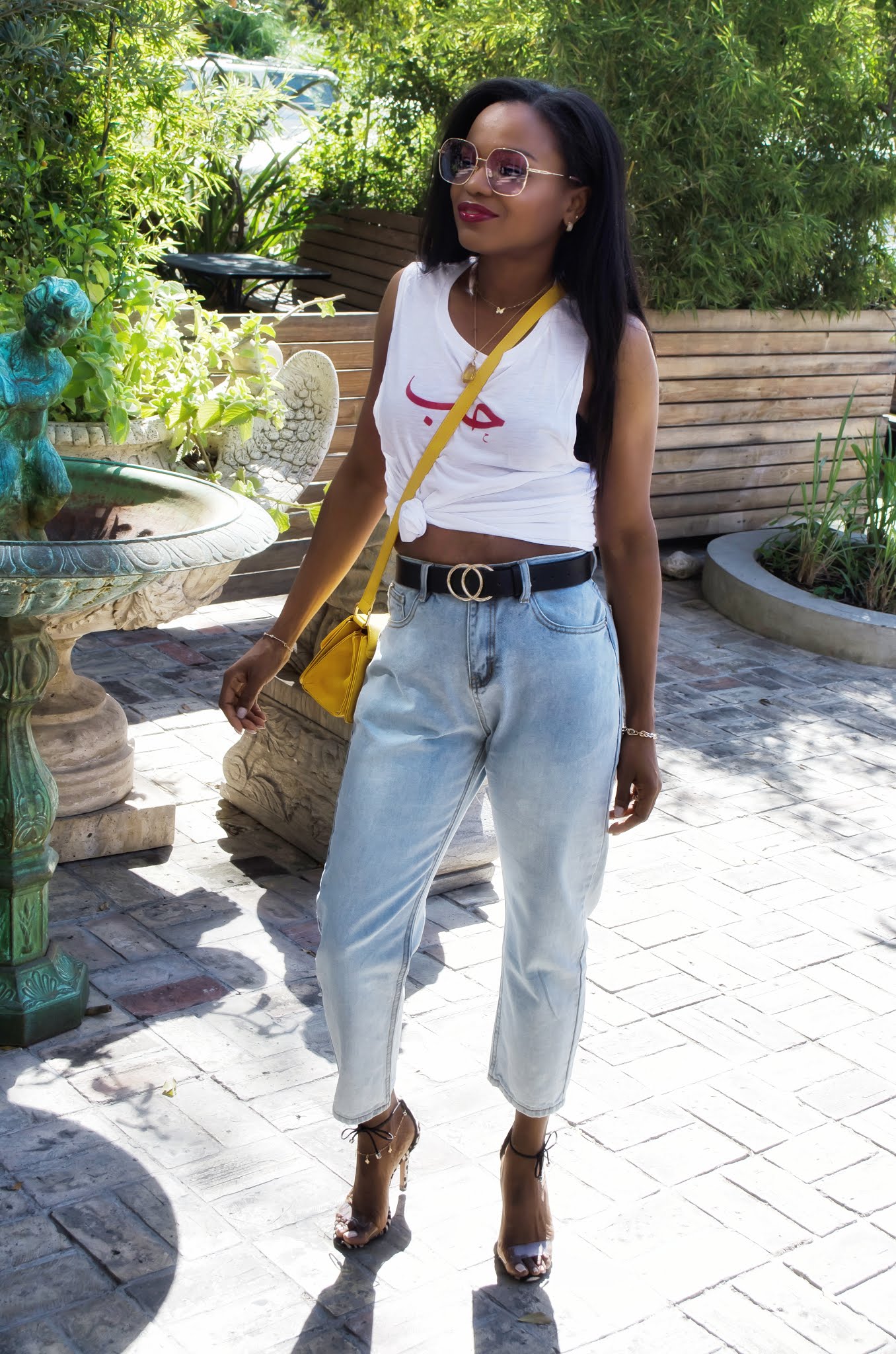 5 ways to wear your “mom jeans” - LaMoumous